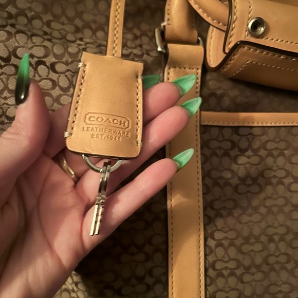 Coach Duffle - Picture 3 of 5